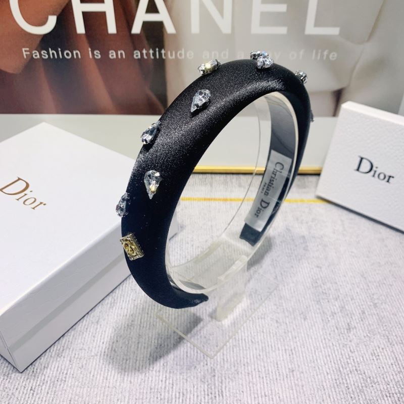 CHRISTIAN DIOR